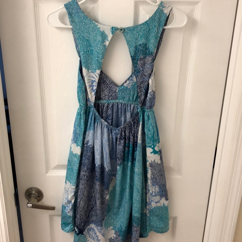SOLD** Super cute Roxy dress with cut out back